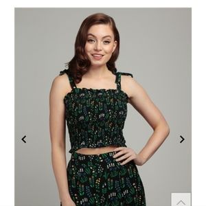 - Collectif greenhouse floral crop top